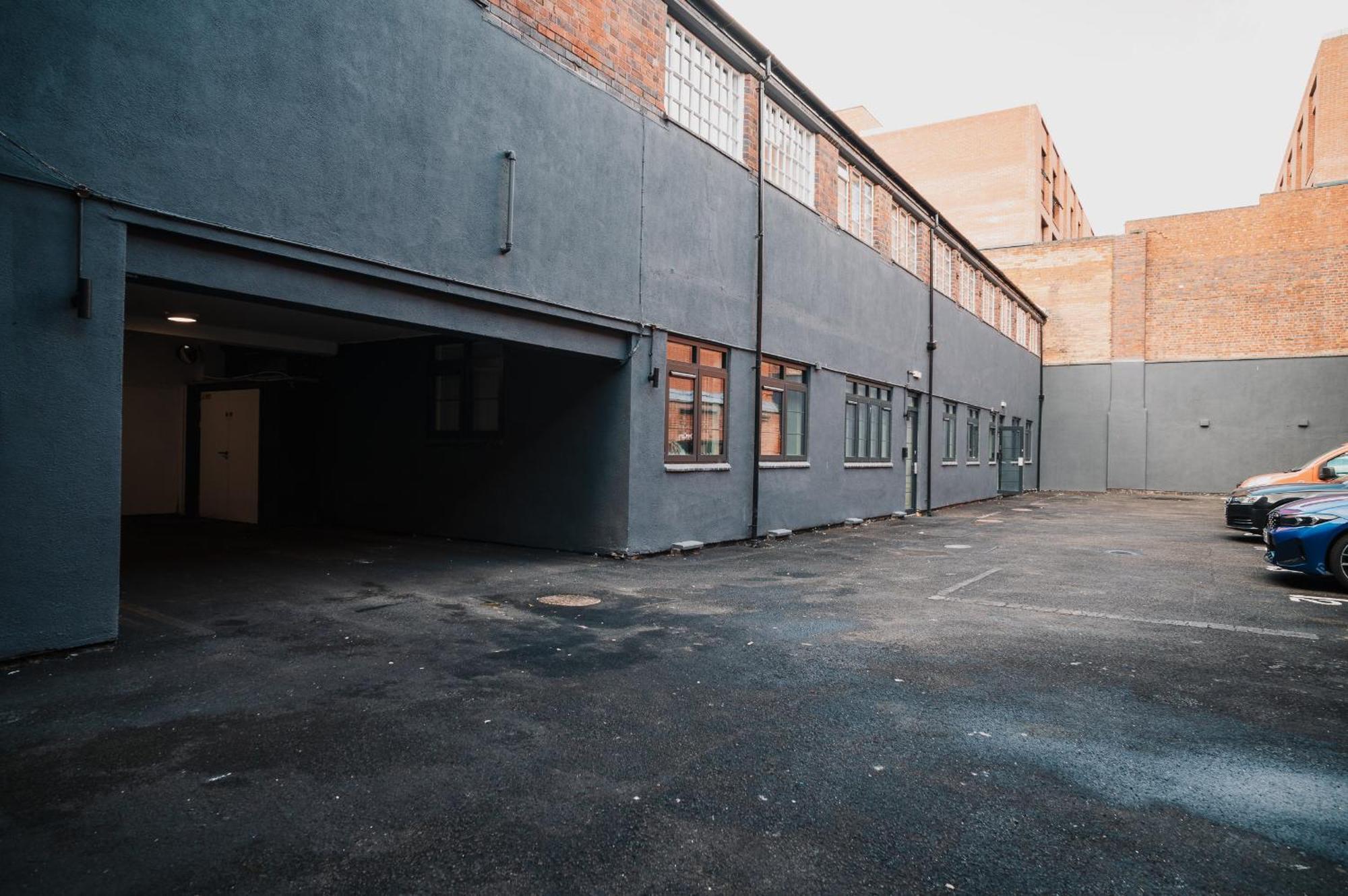 Apartment Stylish Grade Ii Gem Parking Families Contractors Birmingham