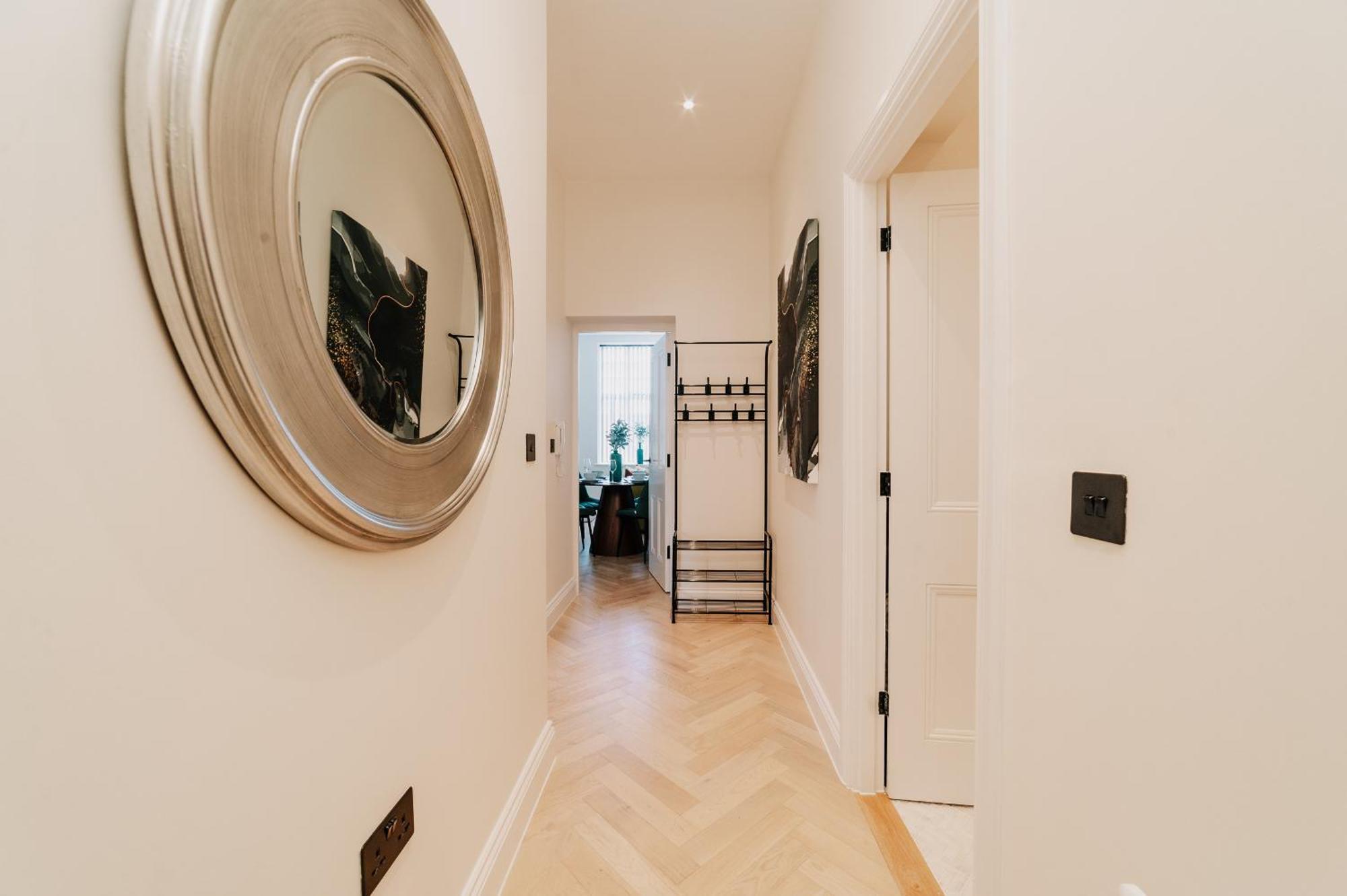 Apartment Stylish Grade Ii Gem Parking Families Contractors *